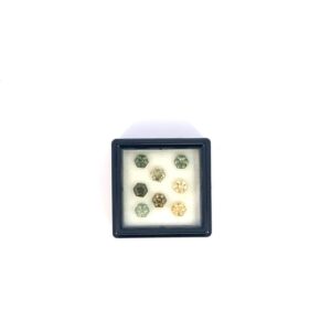 8 = 3.80ct Spinel